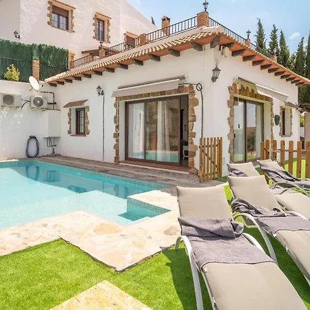 3 Bedroom Beautiful In بيت للعطل *