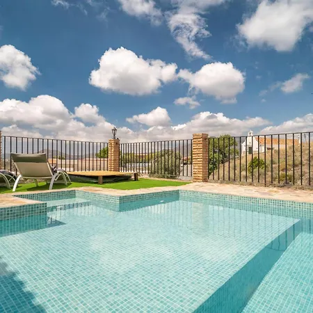 3 Bedroom Beautiful In بيت للعطل ميخاس