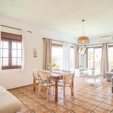 بيت للعطل 3 Bedroom Beautiful In